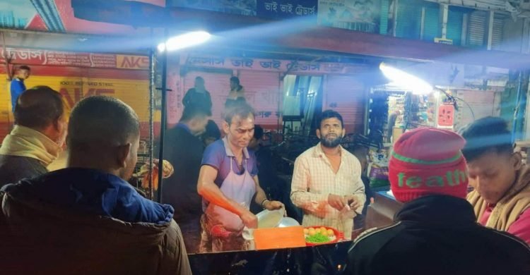 শীতের পিঠা বিক্রি করে দৈনিক আয় ২০০০-৪০০০ টাকা