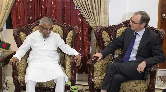 মেয়র আরিফের সাথে যুক্তরাজ্যের রাষ্ট্রদূতের সৌজন্য সাক্ষাত