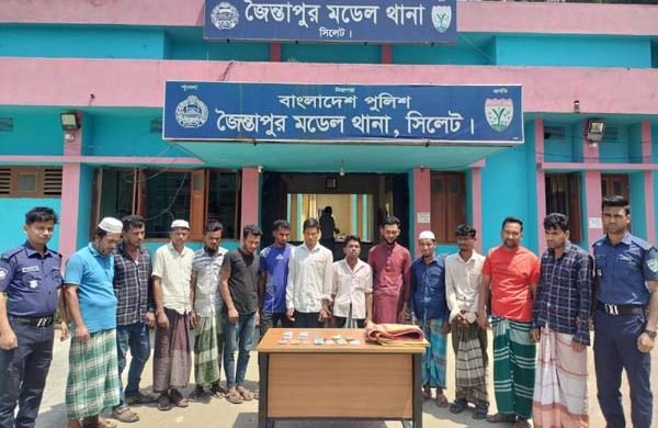 জৈন্তাপুরে পৃথক অভিযানে সাজাপ্রাপ্ত আসামিসহ গ্রেপ্তার ১৩