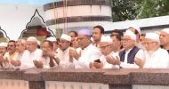 মাজার জিয়ারত করে প্রচারণায় আনোয়ারুজ্জামান