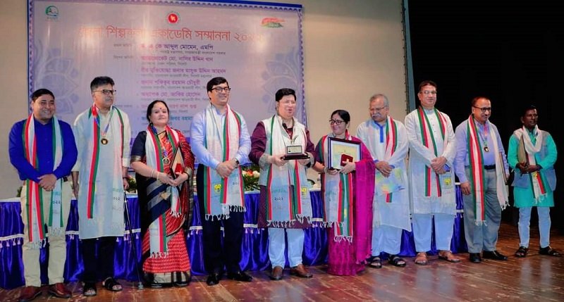 সিলেটে ৫ শিল্পী পেলেন জেলা শিল্পকলা একাডেমি সম্মাননা পদক