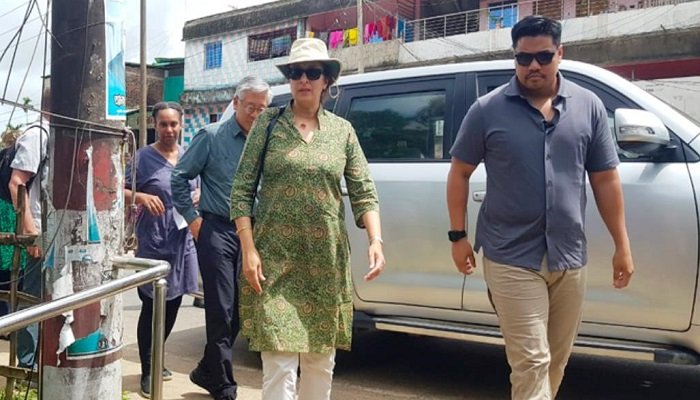 রোহিঙ্গা ক্যাম্প পরিদর্শনে উজরা জেয়া