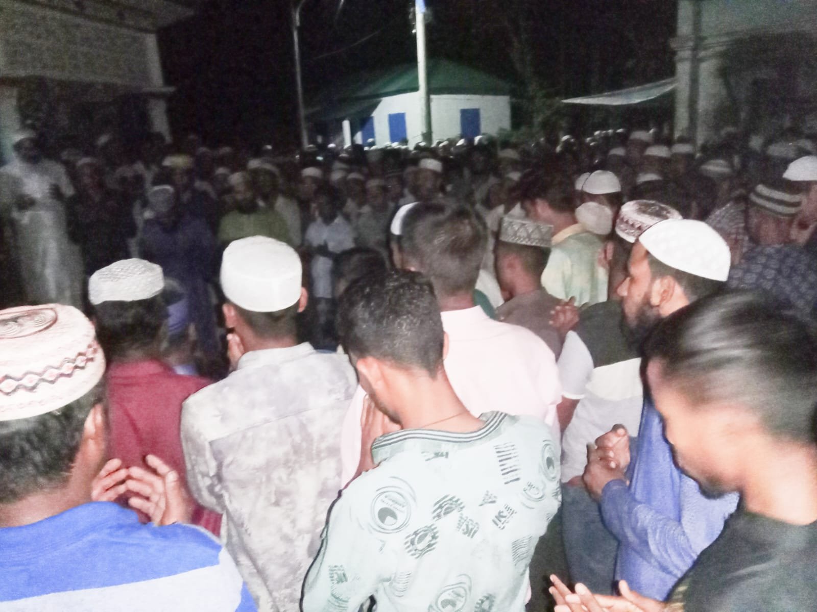 দোয়ারাবাজারে নরসিংপুর ইউপি চেয়ারম্যানের মায়ের জানাজায় মানুষের ঢল