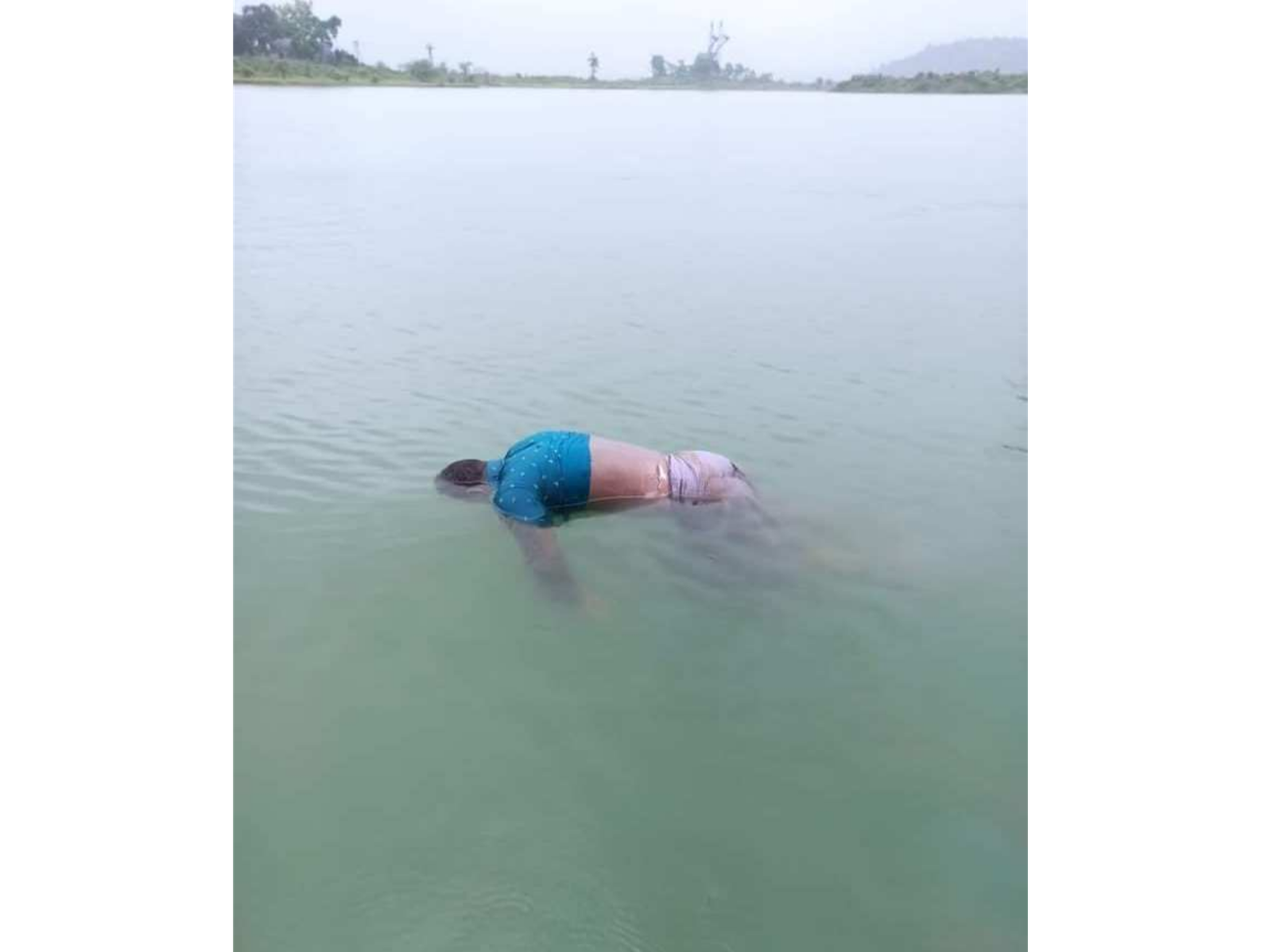 ধলাই নদীতে নৌকা ডুবে নিখোঁজ শ্রমিকের লাশ উদ্ধার