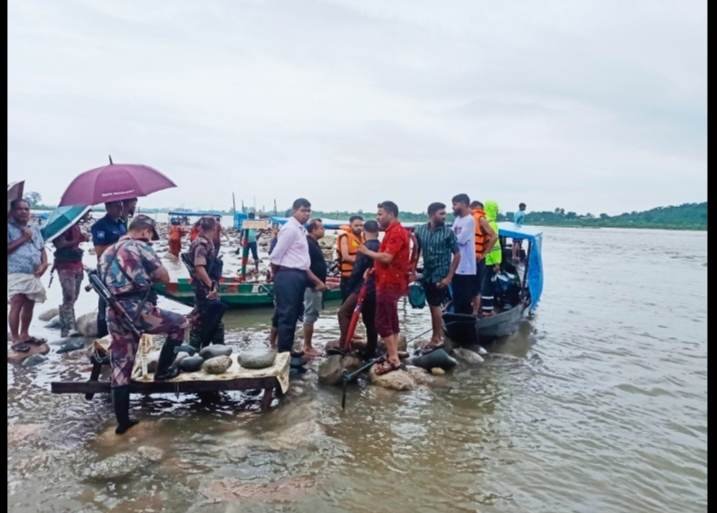 ভোলাগঞ্জ সাদাপাথরে গোসলে নেমে পর্যটক নিখোঁজ
