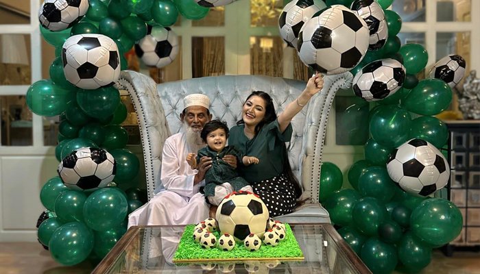নানার দেয়া নাম জানালেন পরী মণি