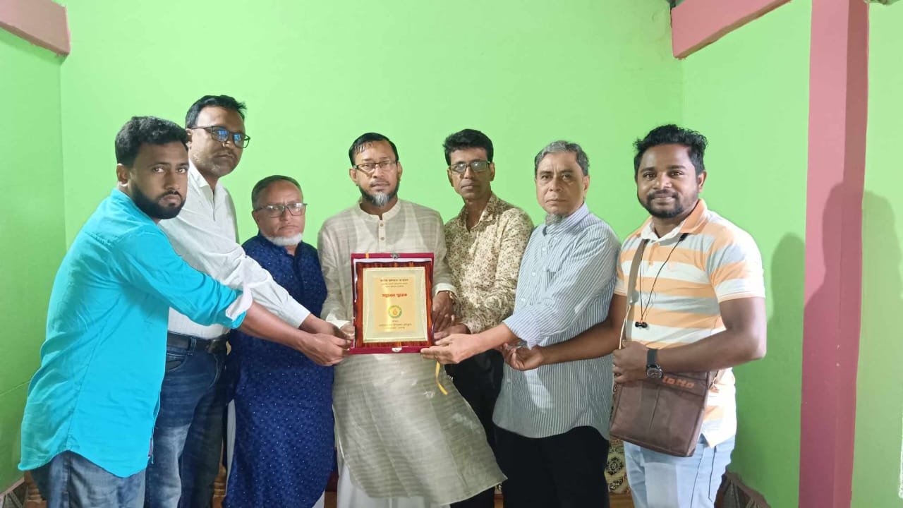 যুক্তরাজ্য প্রবাসী সুলতান আহমদকে দোয়ারাবাজার উপজেলা প্রেসক্লাবের সংবর্ধনা