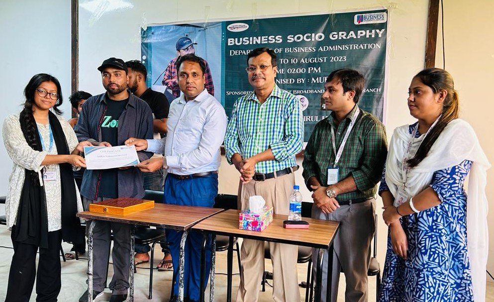 দেশে আজ শিক্ষার্থীর চেয়ে পরীক্ষার্থী বেশি: ভিসি জহিরুল হক