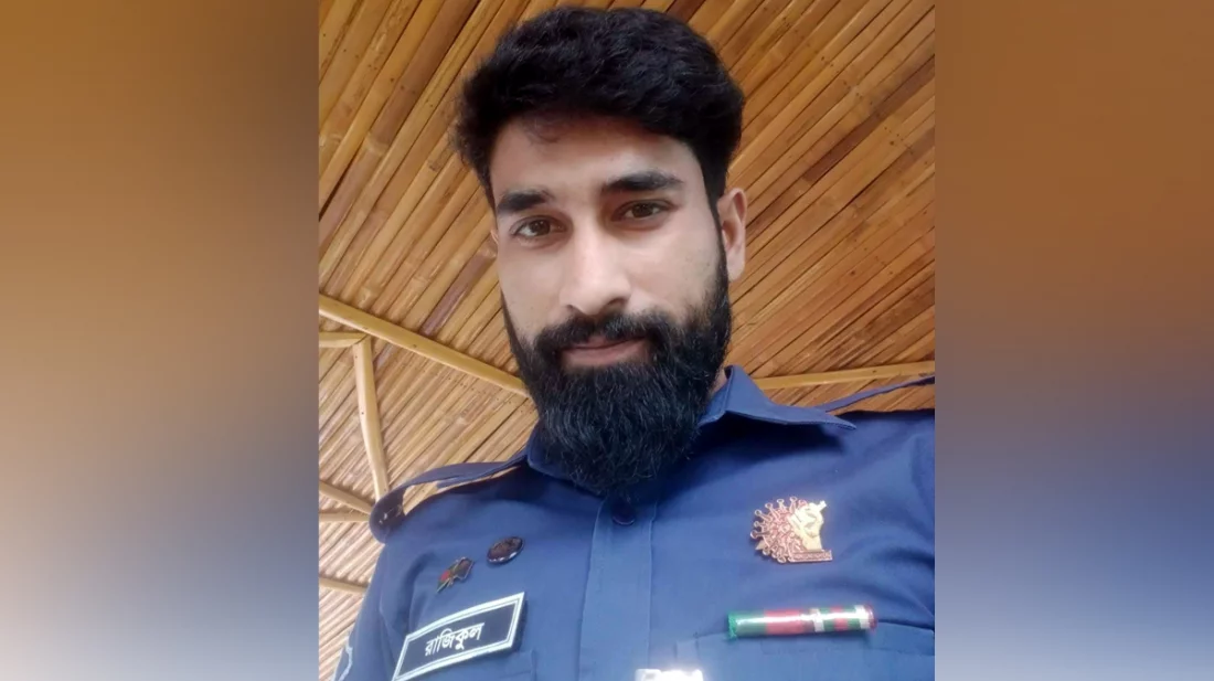 বিয়ের দাবিতে পুলিশ সদস্যের বাড়িতে প্রেমিকার অনশন!