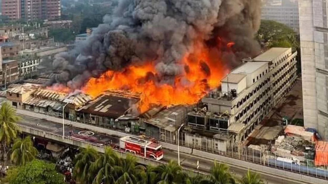 আগস্টে সারাদেশে ১৬৬৭ অগ্নিকাণ্ড, ঢাকাতেই ১২৮টি