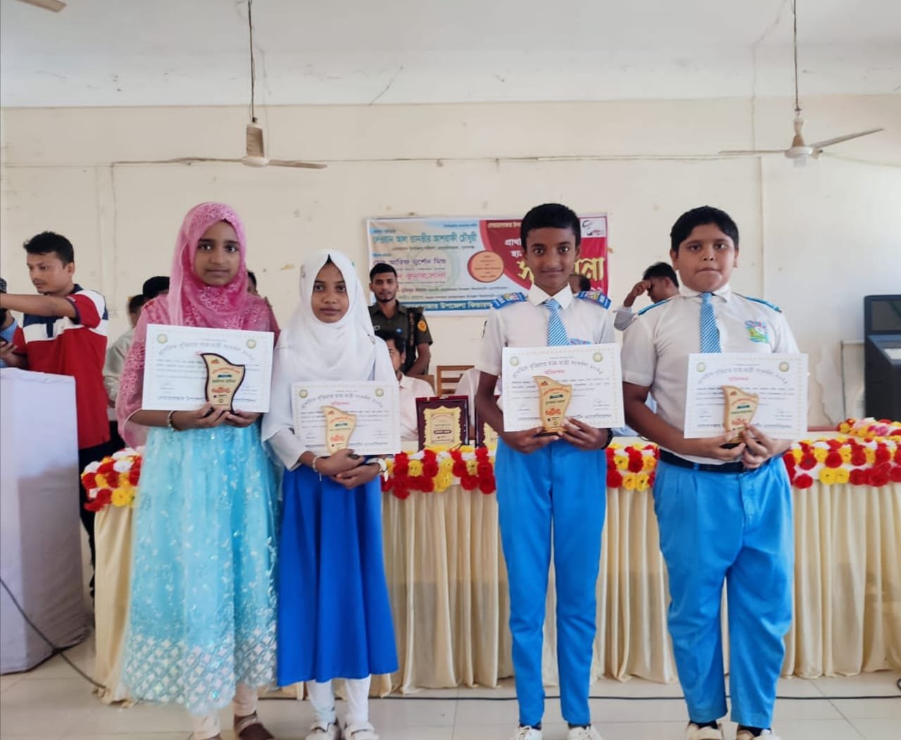 সর্বোচ্চ বৃত্তি লাভে আল মদিনা একাডেমির ৬ জন মেধাবী  শিক্ষার্থীকে দোয়ারাবাজার কিন্ডারগার্টেন এসোসিয়েশন’র সংবর্ধনা