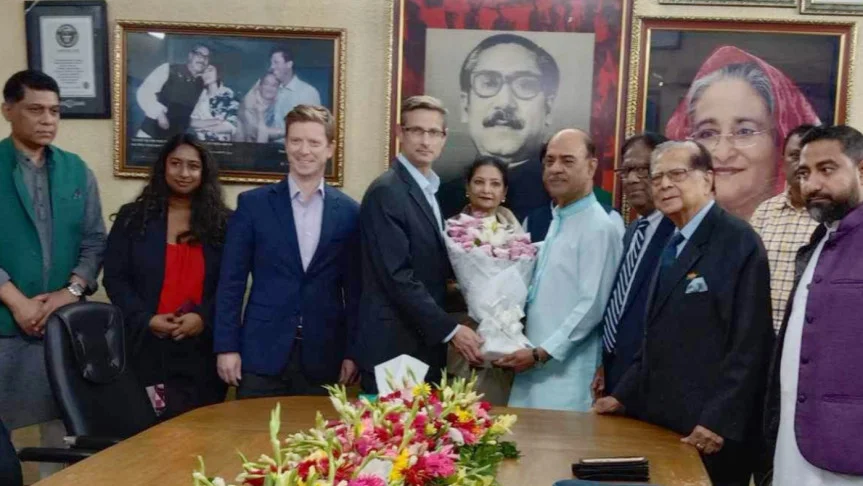 প্রধানমন্ত্রী শেখ হাসিনার রাজনৈতিক কার্যালয়ে মার্কিন প্রতিনিধি দল