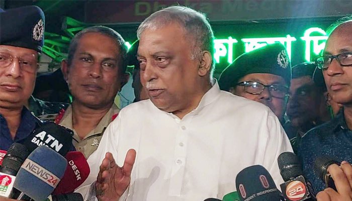 ছাত্রদল নেতা কুপিয়ে হত্যা করেছে পুলিশ সদস্যকে: স্বরাষ্ট্রমন্ত্রী