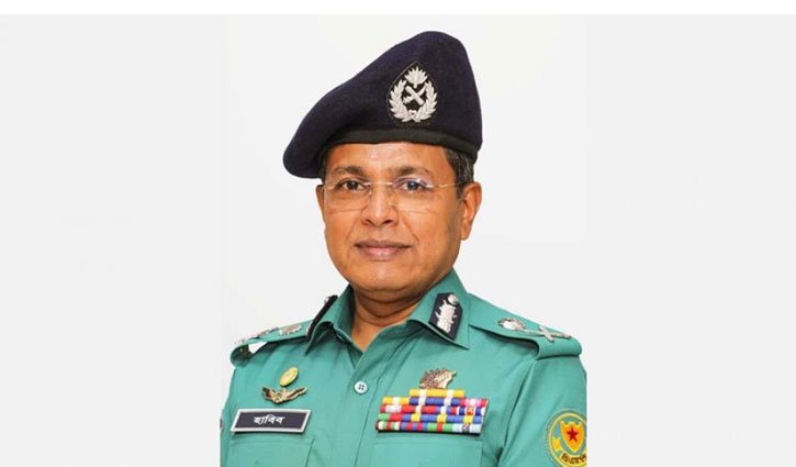 সাহিত্যে অবদানের জন্য আন্তর্জাতিক অ্যাওয়ার্ড পেলেন ডিএমপি কমিশনার