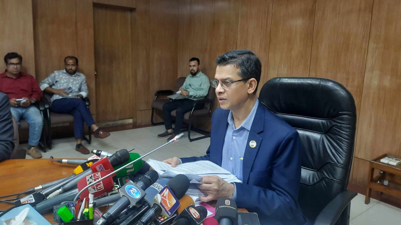 নারী শ্রমিকদের মাতৃত্বকালীন ছুটি বাড়ছে