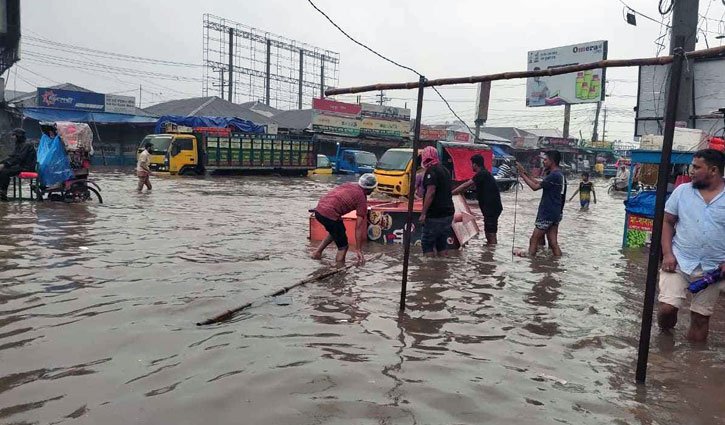 টানা বৃষ্টিতে সাভার-আশুলিয়ায় জলাবদ্ধতা, দুর্ভোগ