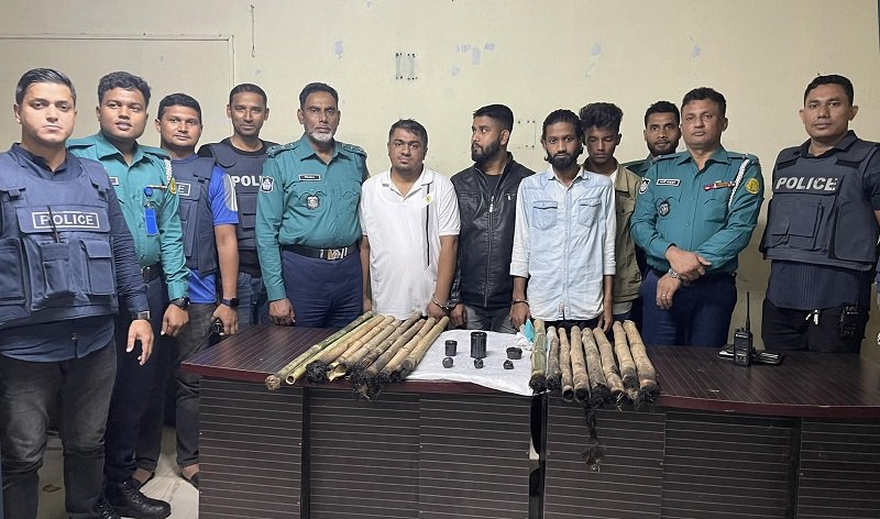 সিলেটে ছাত্রদলের ৪ নেতাকে গ্রেপ্তার , ককটেল উদ্ধার