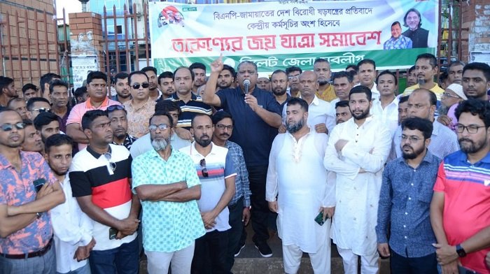 জ্বালাও-পোড়াও করে ক্ষমতায় আসা যায় না : আনোয়ারুজ্জামান