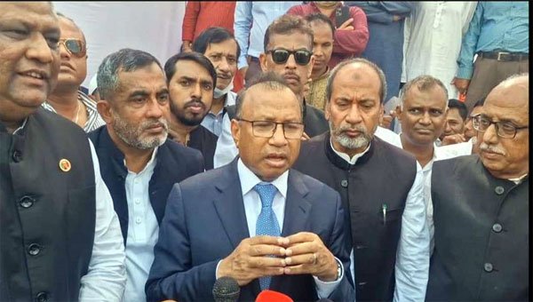 নির্বাচনে অংশ না নিয়ে কেউ যদি ধ্বংসাত্মক কাজ করে আইন অনুযায়ী ব্যবস্থা নেয়া হবে: এলজিইডি মন্ত্রী