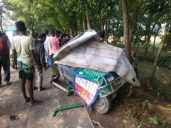 হবিগঞ্জে কাভার্ডভ্যান-ইজিবাইকের মুখোমুখি সংঘর্ষ:  নিহত ৩
