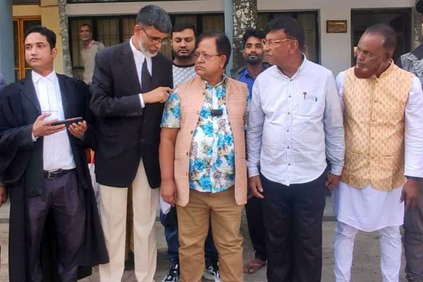 প্রতীক বরাদ্দের দাবিতে মুহিবের মানববন্ধন, নির্বাচন কমিশনের পদত্যাগের দাবি