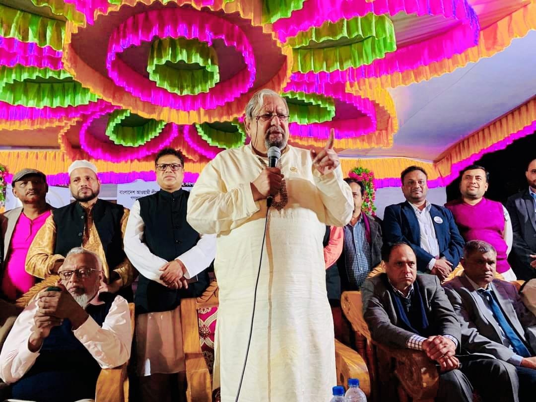 নৌকায় ভোট চাইলেন মন্ত্রী ইমরান