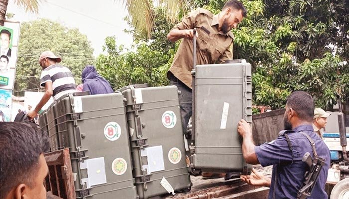 ১৩ জেলায় ব্যালট পেপার যাচ্ছে আজ