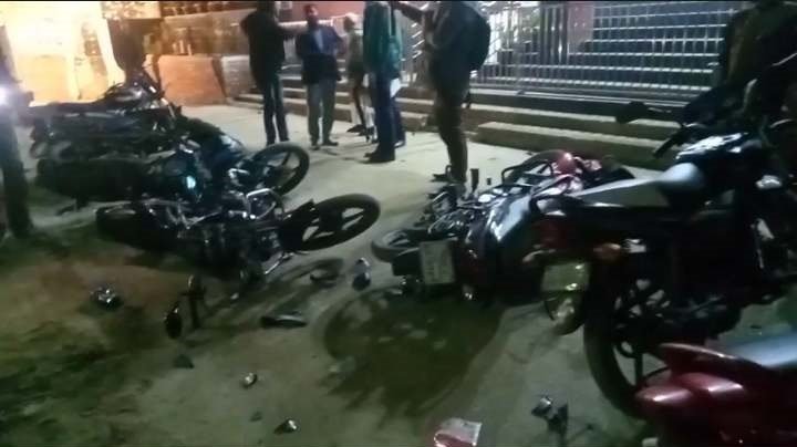 নগরীতে যুবলীগের দুই গ্রুপের সংঘর্ষ: মোটরসাইকেল ভাঙচুর, আহত ৫