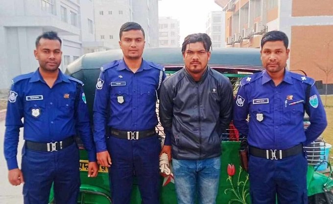 শ্রীমঙ্গলে ৩ মামলার পরোয়ানাভুক্ত আসামি ঢাকা থেকে গ্রেপ্তার