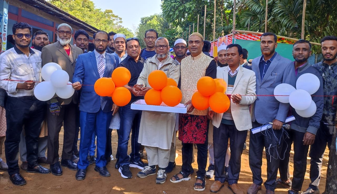 ঐতিহ্যের উচ্ছ্বাসে মুখরিত আল মদিনা একাডেমির পিঠা উৎসব