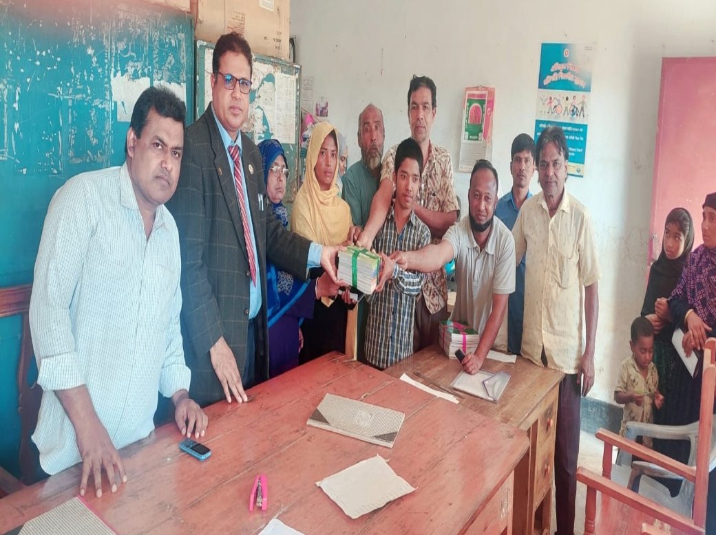 বিনামূল্যে বই পেয়ে ধনী-গরিব সকলের মেধার বিকাশ ঘটছে: অ্যাডভোকেট শাহজাহান