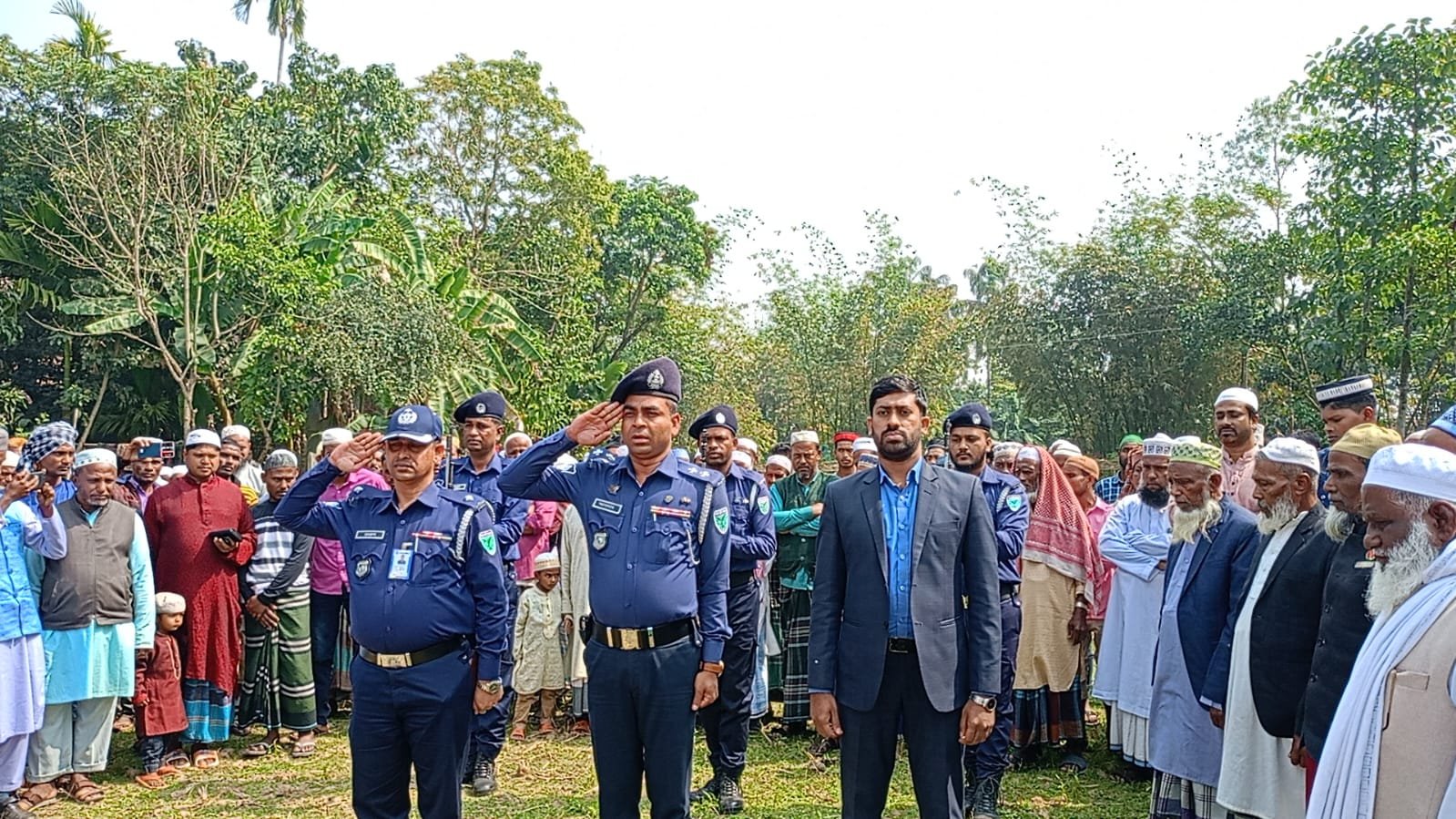 রাষ্ট্রীয় মর্যাদায় বীর মুক্তিযোদ্ধা রইছ আলী’র দাফন সম্পন্ন