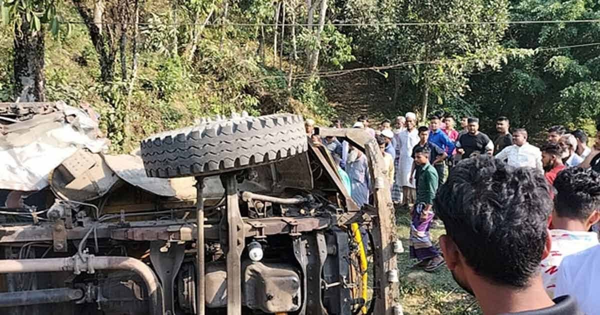 জৈন্তাপুরে মিনি ট্রাক ও লেগুনার মুখোমুখি সংঘর্ষ:  নিহত বেড়ে ৫
