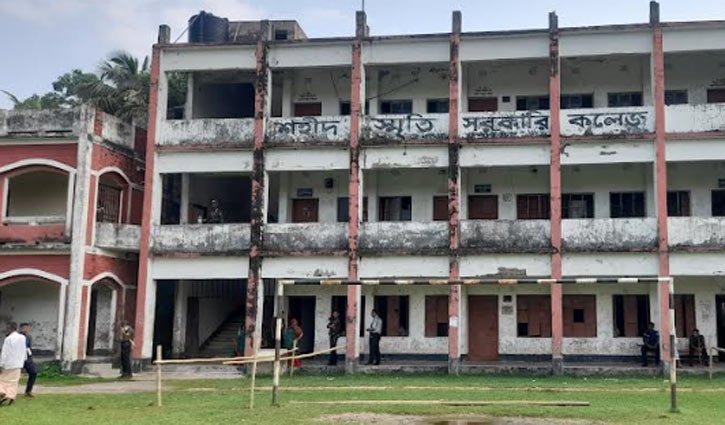 গোপনকক্ষে ব্যালটে সিল মারার সময় পুলিং এজেন্ট আটক, কারাদণ্ড