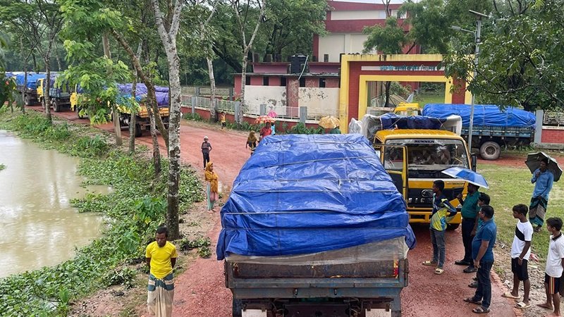 সিলেটে ১৪ টি ট্রাক চোরাই চিনি  জব্দ