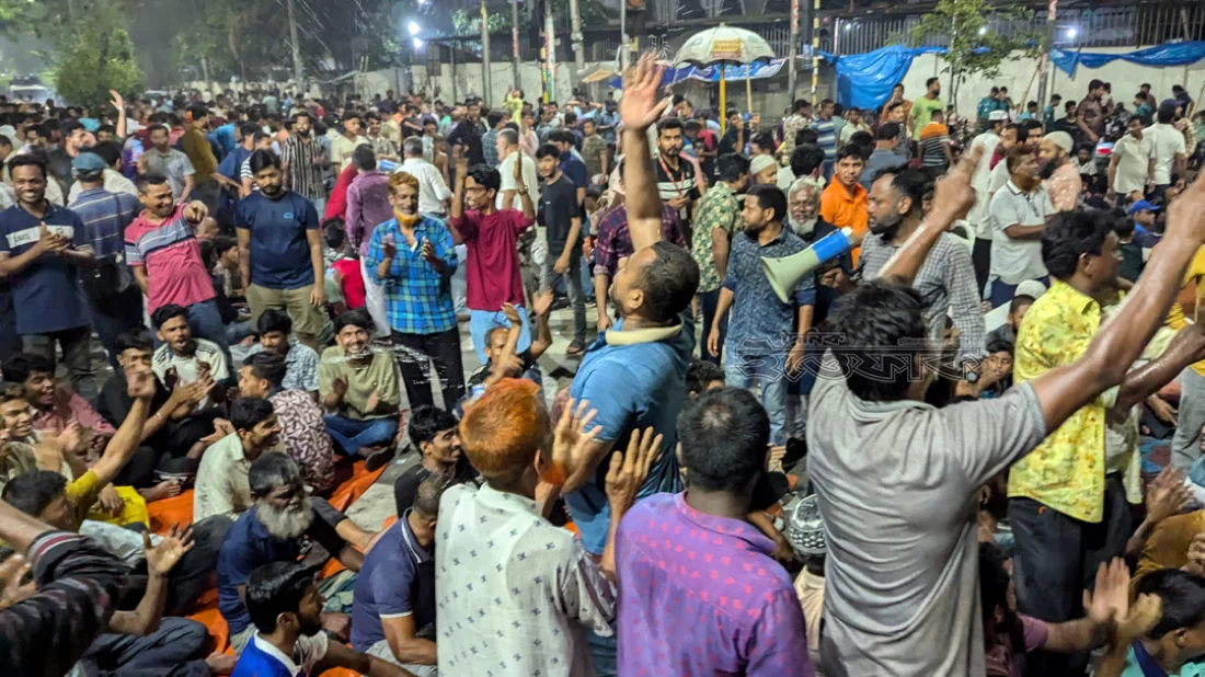 মধ্যরাতে প্রধান উপদেষ্টার বাসভবন এলাকায় বিএনপি নেতাকর্মীদের অবস্থান