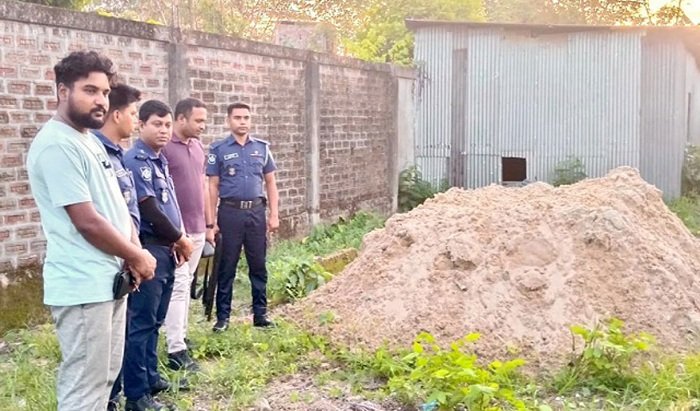 শ্রীমঙ্গলে অবৈধভাবে বালু উত্তোলন: বিএনপির দুই নেতা আটক