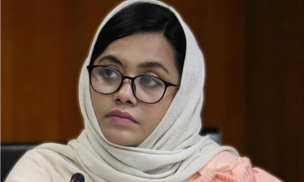 প্রধান উপদেষ্টাকে নিয়ে বিস্ফোরক মন্তব্য এনসিপি নেত্রীর