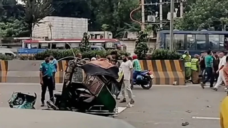 কুর্মিটোলা হাসপাতালের সামনের ইউটার্নে দুর্ঘটনা, নিহত ১
