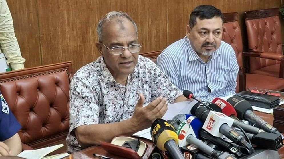 ﻿﻿১৩ মাসে ঢাকায় ১২৩ সংগঠনের ১,৬০৪ বার অবরোধ: স্বরাষ্ট্র উপদেষ্টা
