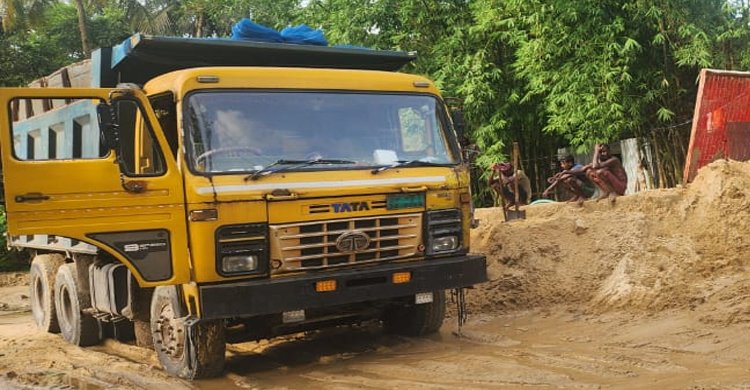 মাধবপুরে অবৈধভাবে বালি উত্তোলণ: বিক্রীর দায়ে দুই ব্যক্তিকে অর্থদন্ড