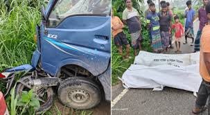 পিকআপ-মোটরসাইকেল সংঘর্ষে তিনজনের প্রাণহানি