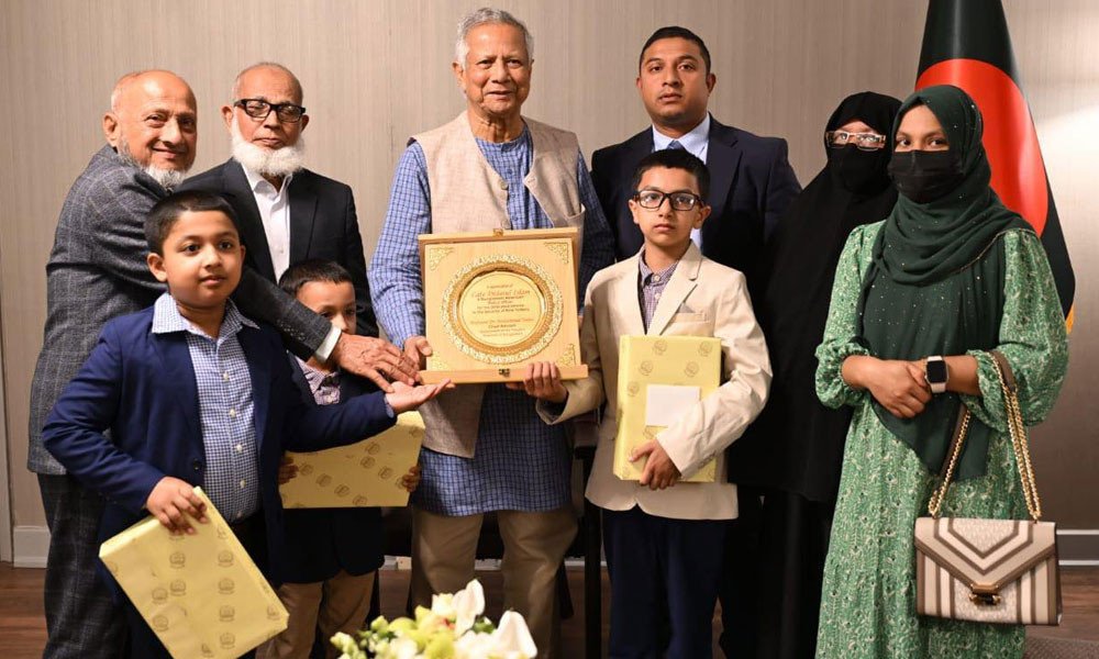 নিউ ইয়র্কে বন্দুক হামলায় নিহত পুলিশ কর্মকর্তা দিদারুলের পরিবারের সঙ্গে প্রধান উপদেষ্টার সাক্ষাৎ