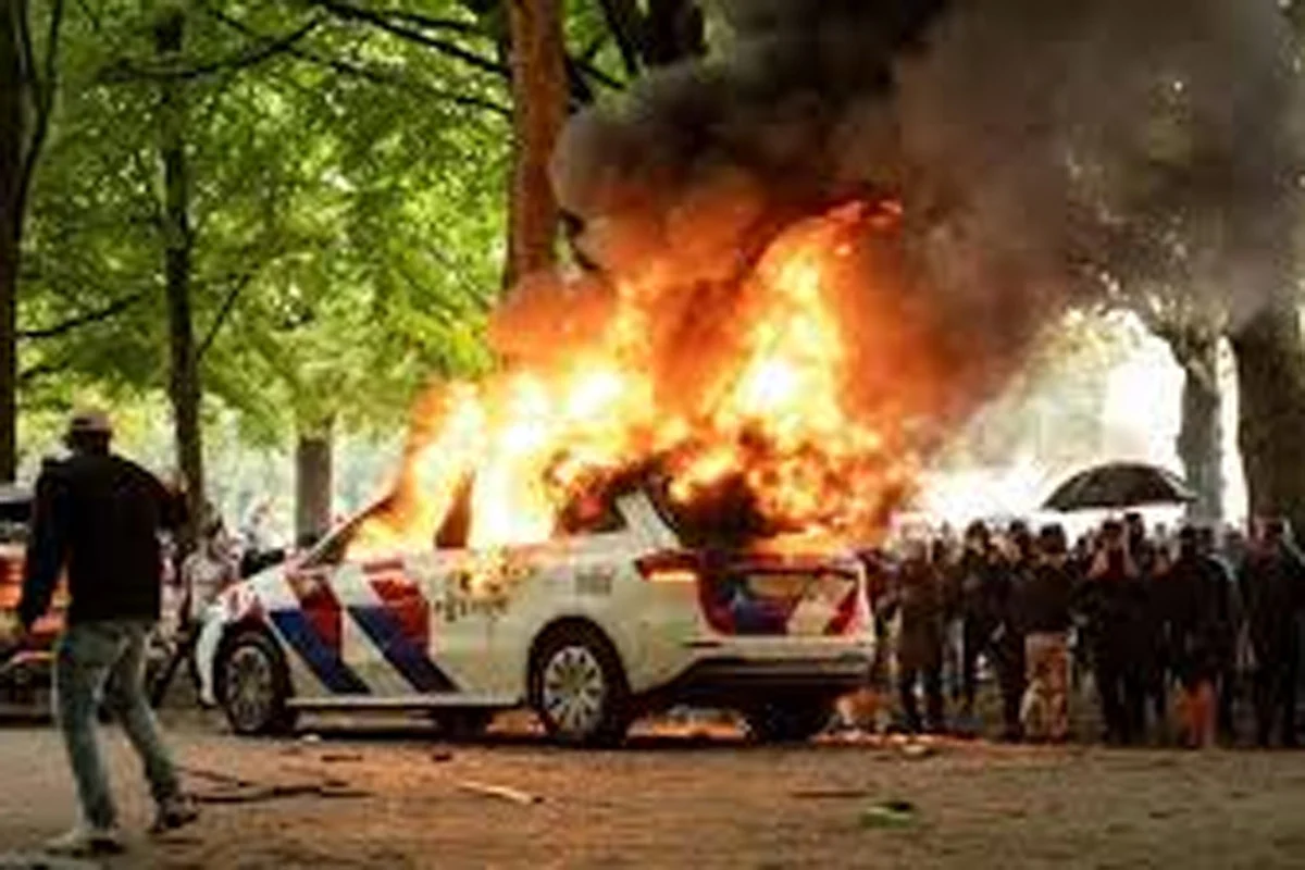 বিক্ষোভে উত্তাল নেদারল্যান্ডস, ব্যাপক সহিংসতা