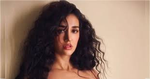 বলিউড অভিনেত্রী দিশার বাড়িতে গুলি