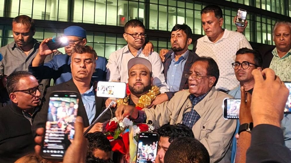 জামিনে মুক্ত আখতারের ওপর ডিম নিক্ষেপকারী যুবলীগ নেতা মিজান