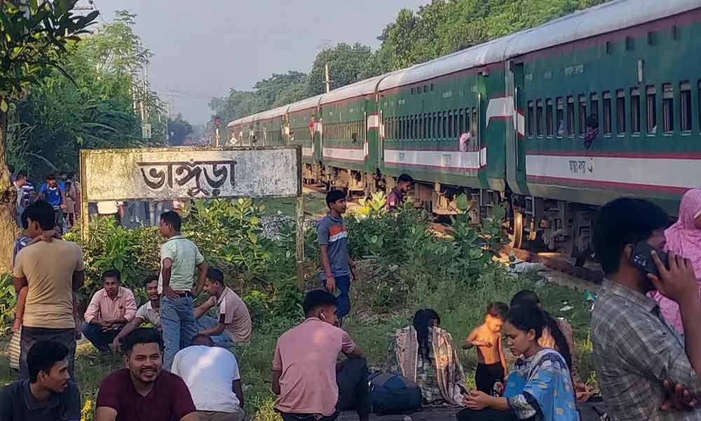 ঢাকার সঙ্গে উত্তরবঙ্গের ট্রেন চলাচল স্বাভাবিক