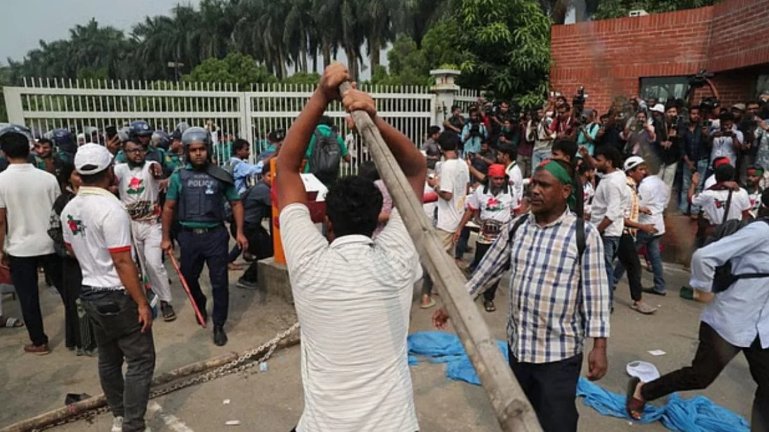‘জুলাই যোদ্ধাদের’ দাবি মেনে জুলাই সনদে জরুরি সংশোধন আনল কমিশন