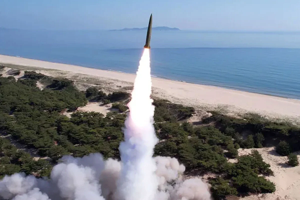 দক্ষিণ কোরিয়ায় বৈঠকের আগে উত্তর কোরিয়ার ব্যালিস্টিক ক্ষেপণাস্ত্র নিক্ষেপ