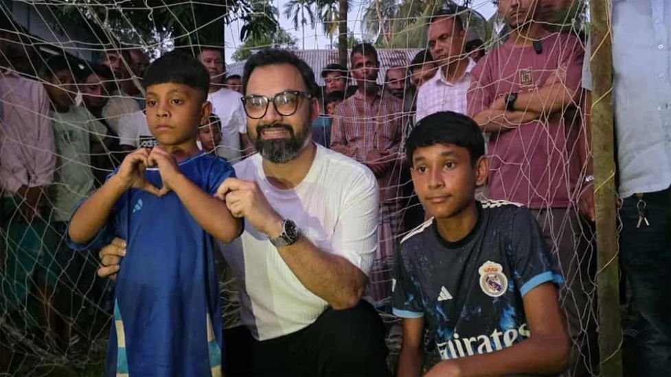 সুনামগঞ্জের দুই খুদে ফুটবলারের পাশে বিএনপি